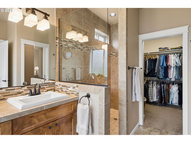 9830 Nw WAYNE Ln, Portland, OR 97229