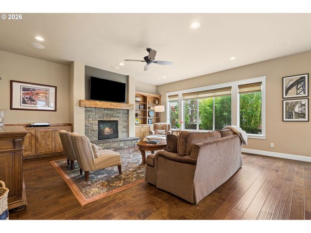 9830 Nw WAYNE Ln, Portland, OR 97229