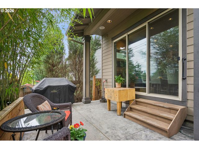 9830 Nw WAYNE Ln, Portland, OR 97229