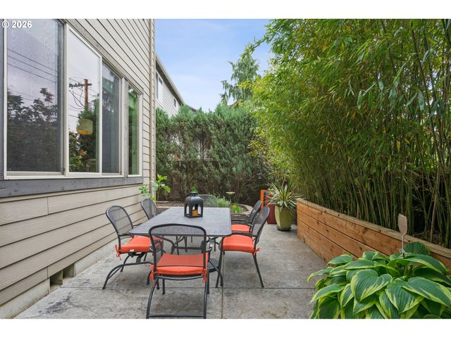 9830 Nw WAYNE Ln, Portland, OR 97229
