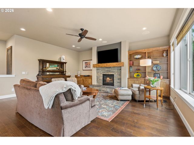 9830 Nw WAYNE Ln, Portland, OR 97229