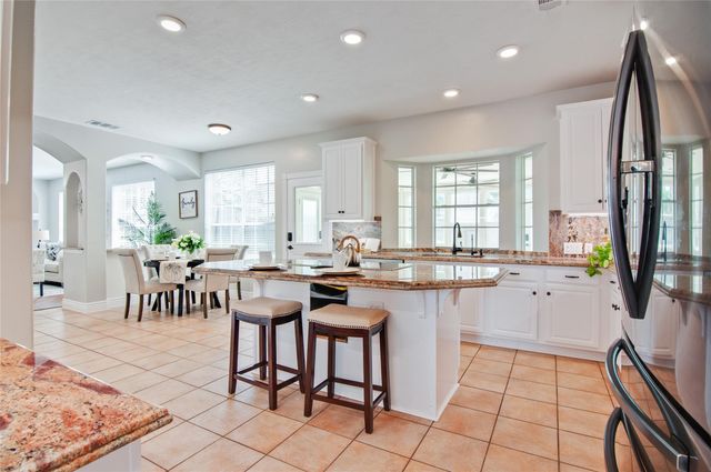 230 Walnut Cove Lane, Pearland, TX 77584