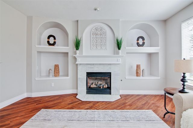 230 Walnut Cove Lane, Pearland, TX 77584