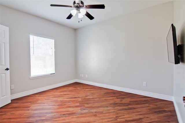 230 Walnut Cove Lane, Pearland, TX 77584