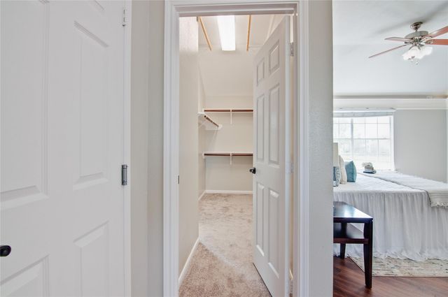 230 Walnut Cove Lane, Pearland, TX 77584