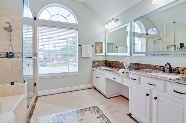 230 Walnut Cove Lane, Pearland, TX 77584