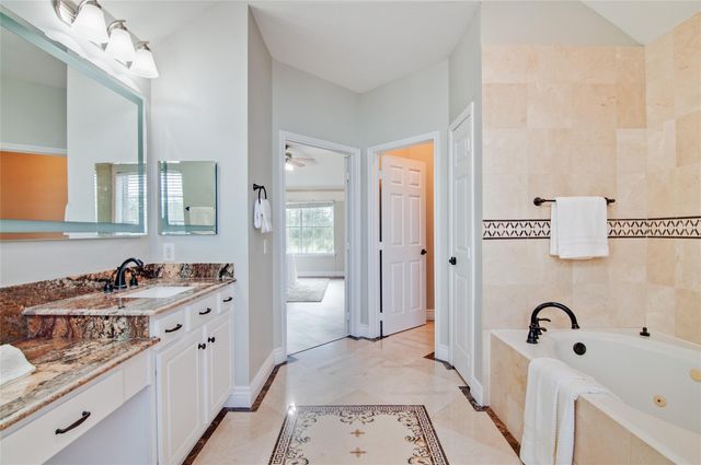 230 Walnut Cove Lane, Pearland, TX 77584