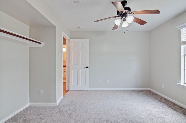 230 Walnut Cove Lane, Pearland, TX 77584