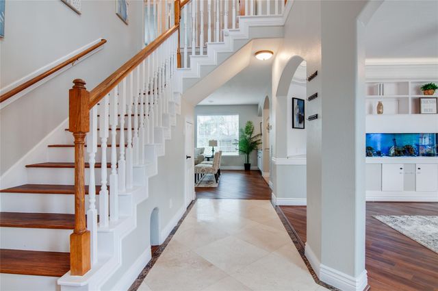 230 Walnut Cove Lane, Pearland, TX 77584