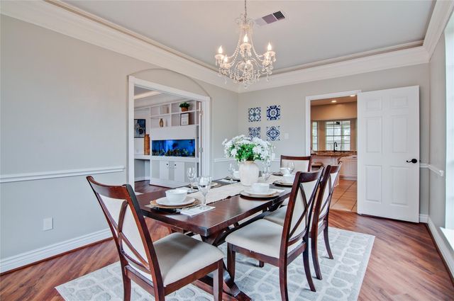 230 Walnut Cove Lane, Pearland, TX 77584