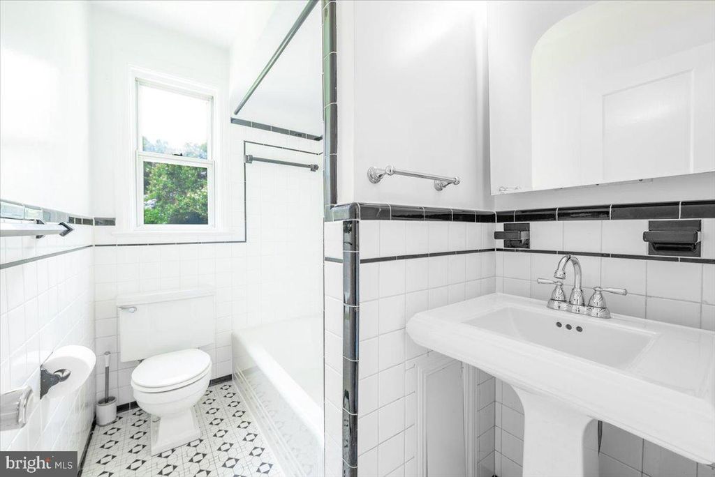 101 E HAMILTON AVENUE, Silver Spring, MD 20901