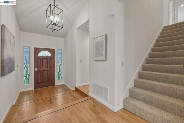 26 Oak Rd, Orinda, CA 94563