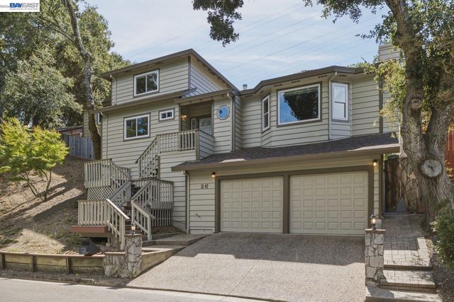 26 Oak Rd, Orinda, CA 94563