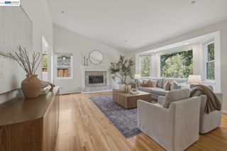 26 Oak Rd, Orinda, CA 94563