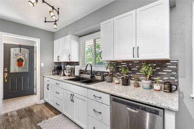 314 SE East Lawn Drive, Ankeny, IA 50021