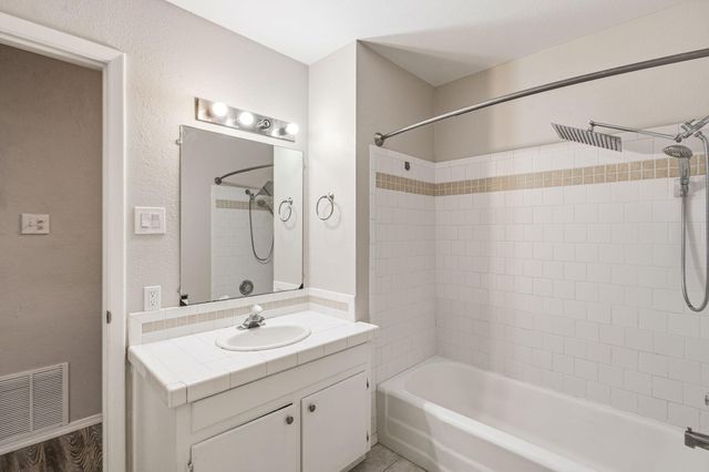 13000 Lomas Verdes Avenue NE, Albuquerque, NM 87123