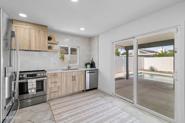 5508 E CAMBRIDGE Avenue, Phoenix, AZ 85008