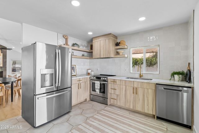 5508 E CAMBRIDGE Avenue, Phoenix, AZ 85008