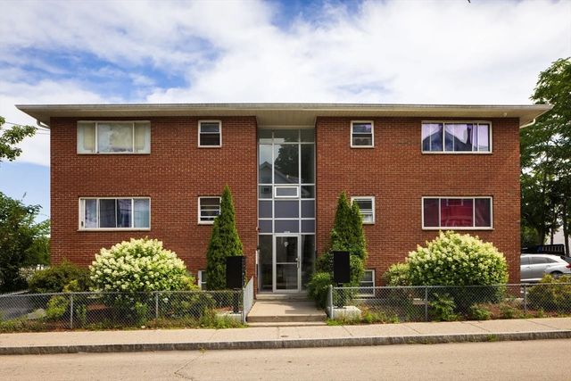 50-58 Walnut St 12, Waltham, MA 02453
