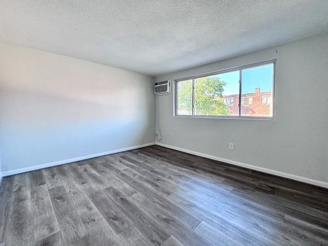 50-58 Walnut St 12, Waltham, MA 02453