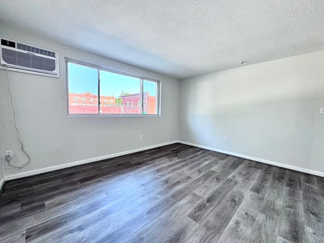 50-58 Walnut St 12, Waltham, MA 02453