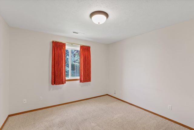 902 N Golden Ct, Medical Lake, WA 99022
