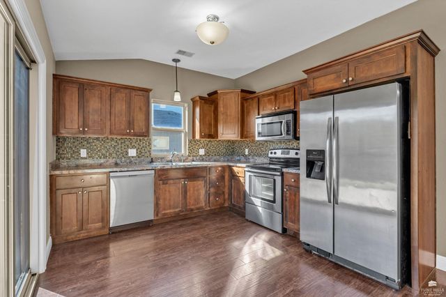 4665 Sunflower Slope, Manhattan, KS 66502