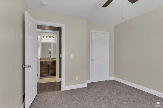 4665 Sunflower Slope, Manhattan, KS 66502