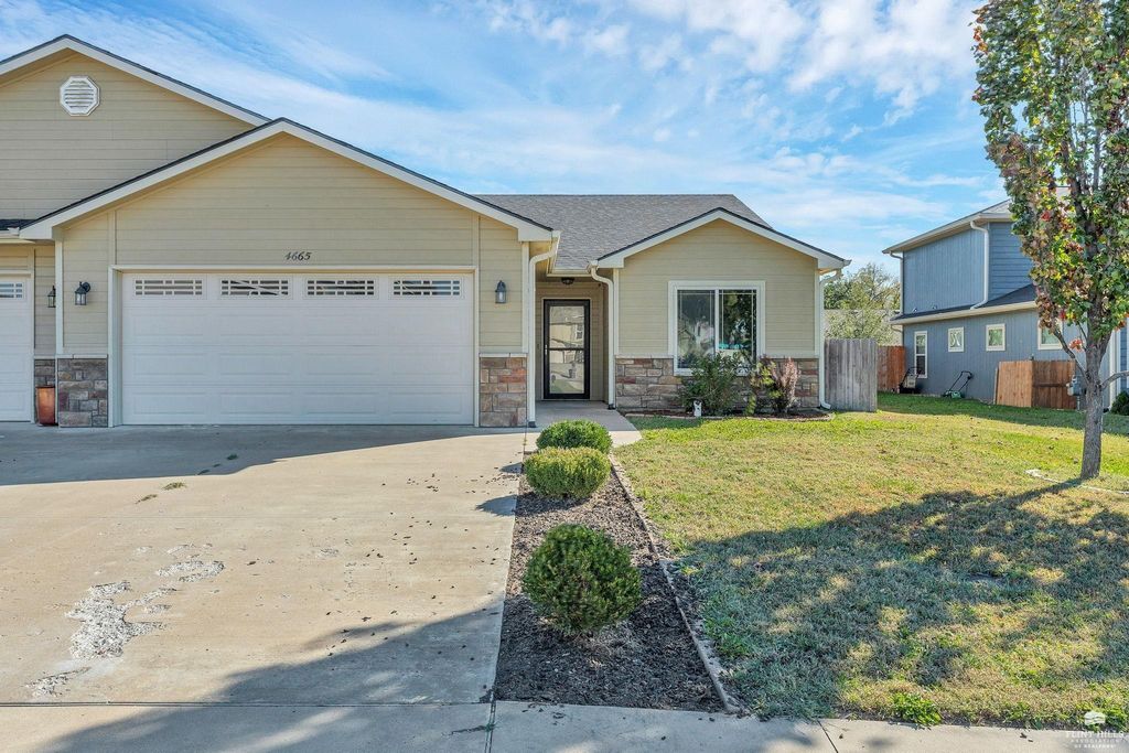 4665 Sunflower Slope, Manhattan, KS 66502