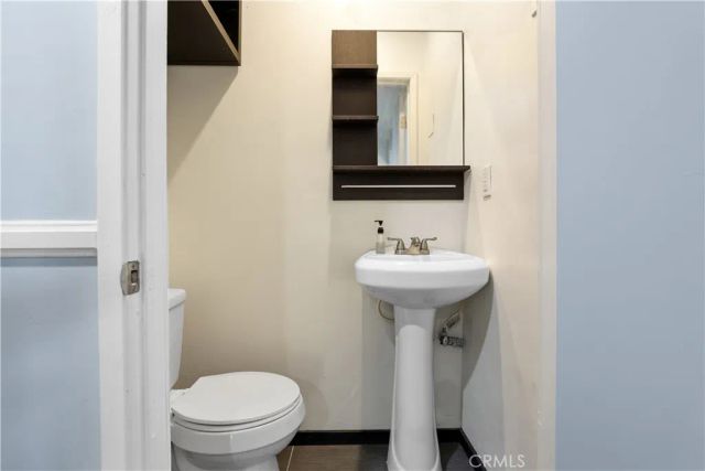 8011 Quartz Avenue, Winnetka, CA 91306