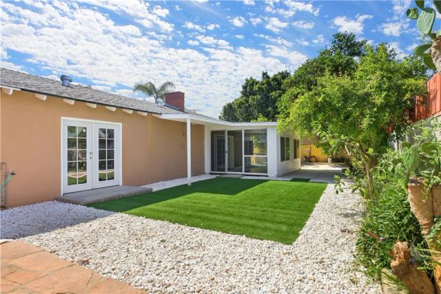 8011 Quartz Avenue, Winnetka, CA 91306