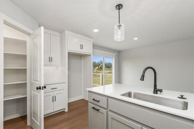 4205 SE Adams Drive, Blue Springs, MO 64014