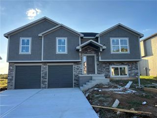 4205 SE Adams Drive, Blue Springs, MO 64014