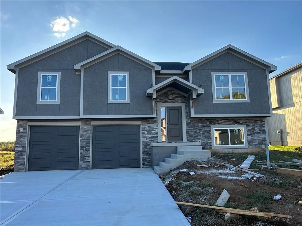 4205 SE Adams Drive, Blue Springs, MO 64014