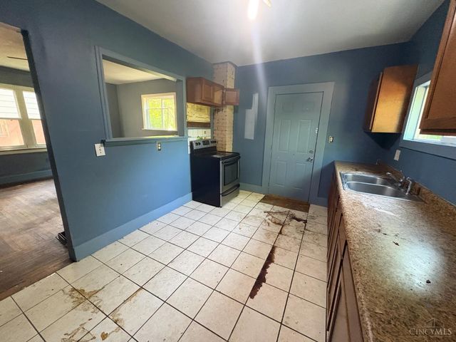 2723 Robert Avenue, Cincinnati, OH 45211