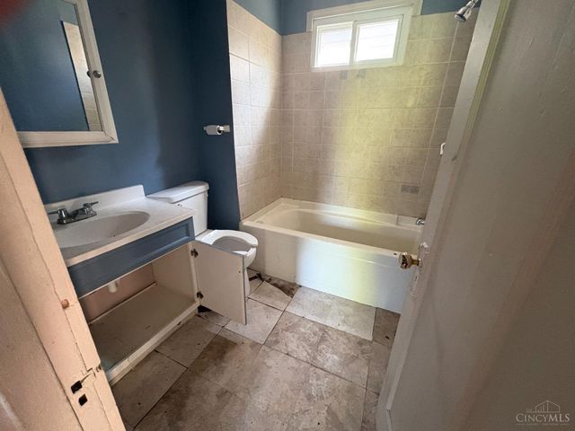 2723 Robert Avenue, Cincinnati, OH 45211