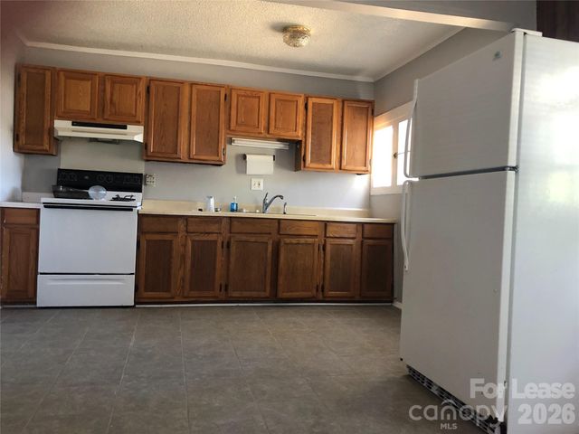 408 W Charlotte Avenue, Mount Holly, NC 28120