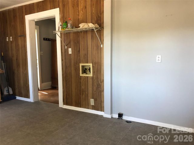 408 W Charlotte Avenue, Mount Holly, NC 28120