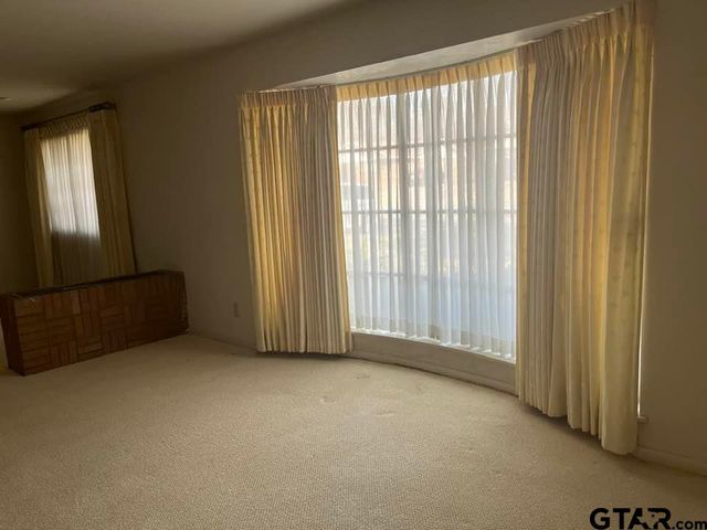 2806 N Glass Avenue, Tyler, TX 75702