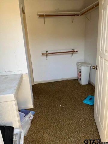 2806 N Glass Avenue, Tyler, TX 75702