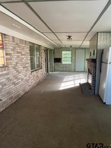 2806 N Glass Avenue, Tyler, TX 75702