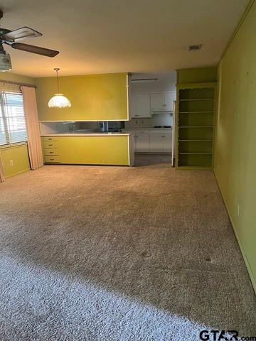 2806 N Glass Avenue, Tyler, TX 75702