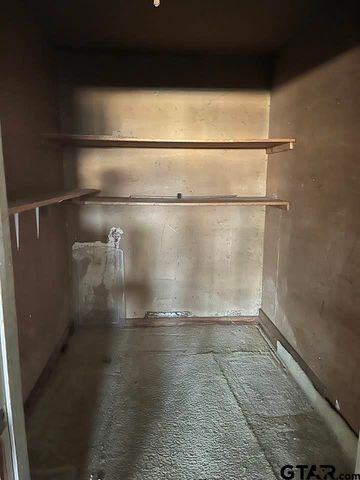 2806 N Glass Avenue, Tyler, TX 75702