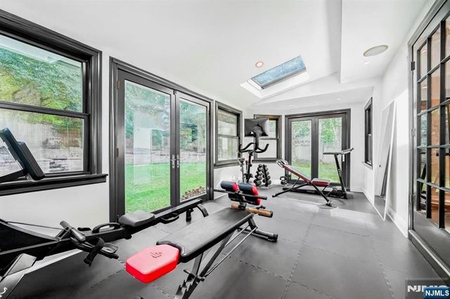 160 Grandview Avenue, Caldwell, NJ 07006