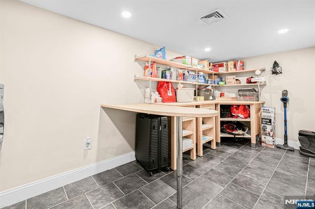 160 Grandview Avenue, Caldwell, NJ 07006