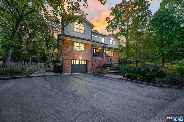 160 Grandview Avenue, Caldwell, NJ 07006