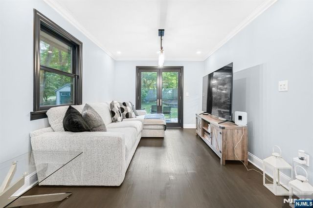 160 Grandview Avenue, Caldwell, NJ 07006