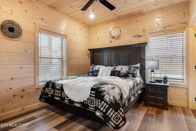 519 Warbonnet Way, Pigeon Forge, TN 37863