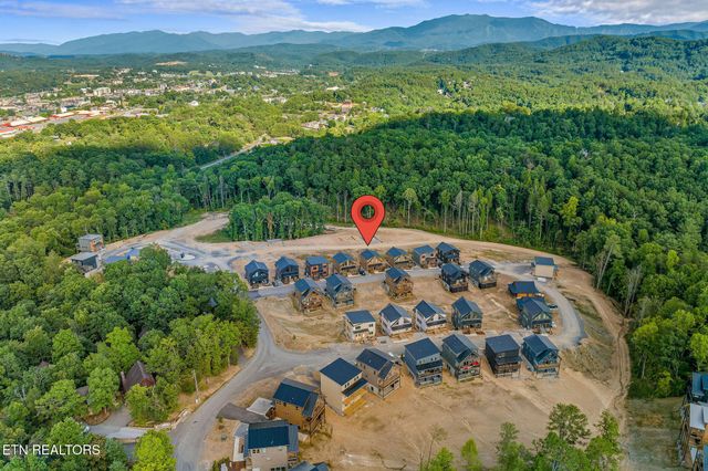 519 Warbonnet Way, Pigeon Forge, TN 37863