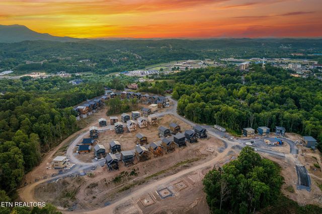 519 Warbonnet Way, Pigeon Forge, TN 37863